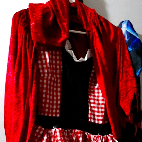 Red riding hood costume - Picture 1 of 2